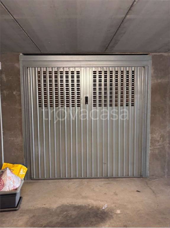 box auto in vendita a Borgo Ticino