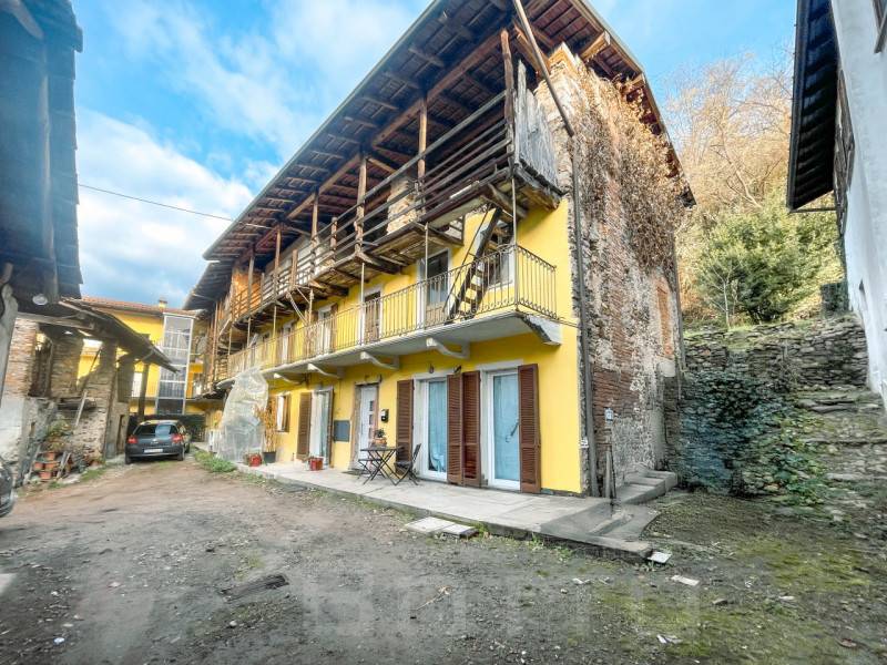 casa indipendente in vendita a Briga Novarese
