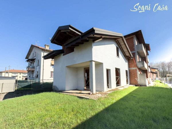 casa indipendente in vendita a Briga Novarese