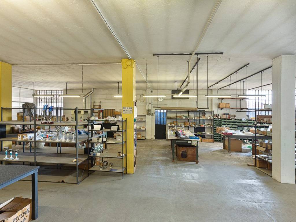 locale commerciale in vendita a Briga Novarese