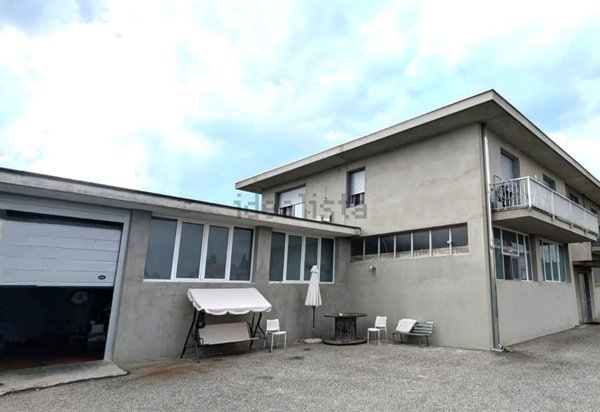 casa indipendente in vendita a Briga Novarese