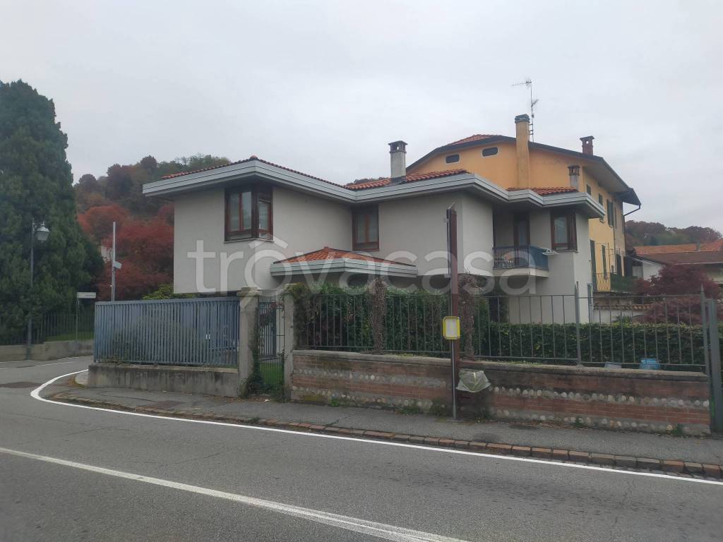 casa indipendente in vendita a Briga Novarese