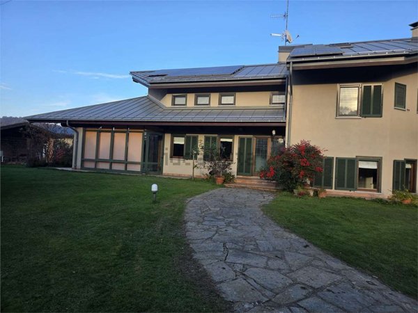 casa indipendente in vendita a Briga Novarese