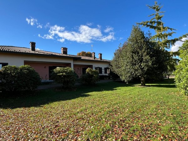 casa indipendente in vendita a Briga Novarese