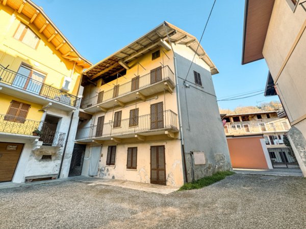 casa indipendente in vendita a Briga Novarese