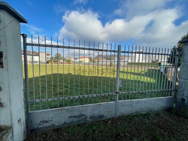 terreno edificabile in vendita a Briga Novarese