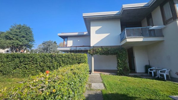 casa indipendente in vendita a Briga Novarese