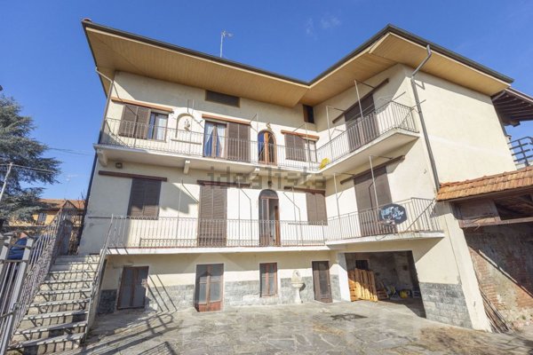 casa indipendente in vendita a Briga Novarese