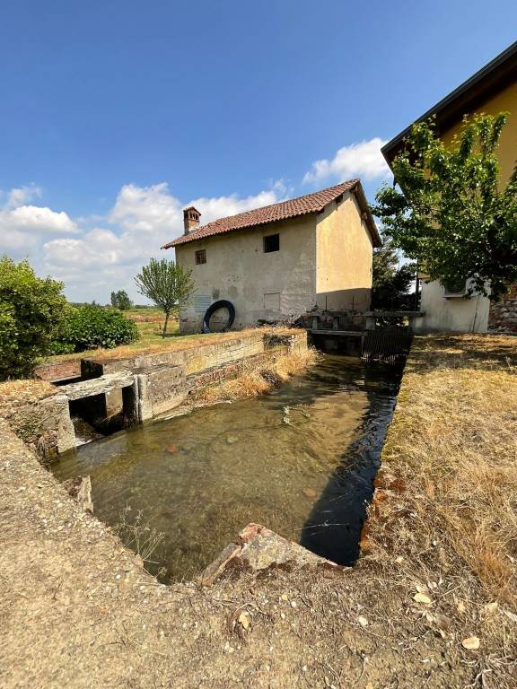 casa indipendente in vendita a Briona in zona San Bernardino