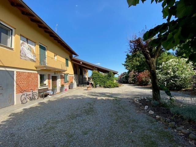 casa indipendente in vendita a Briona