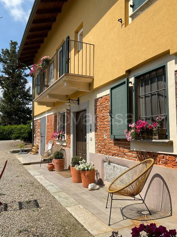 casa indipendente in vendita a Briona in zona San Bernardino