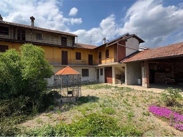 casa indipendente in vendita a Briona