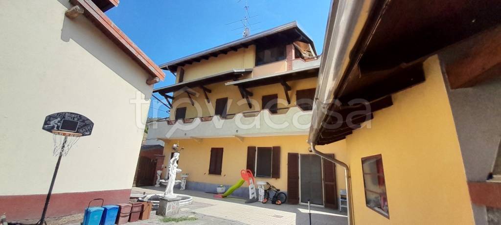 casa indipendente in vendita a Briona in zona Proh