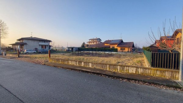 bifamiliare in vendita a Caltignaga in zona Sologno