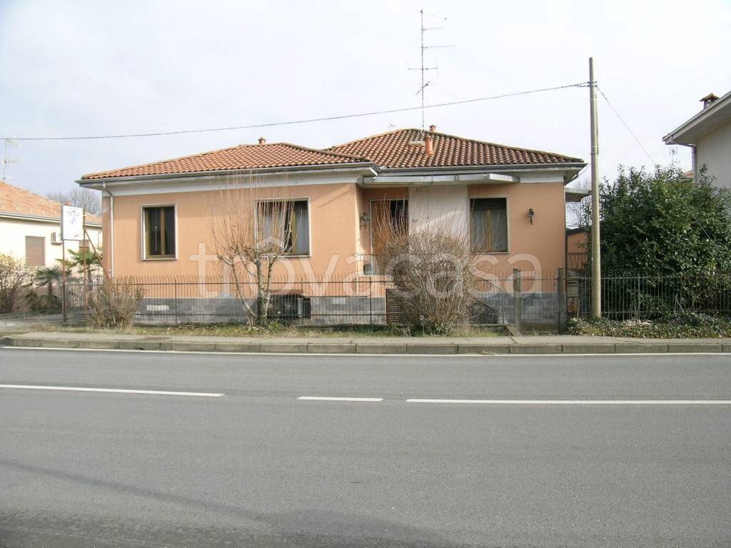 casa indipendente in vendita a Caltignaga