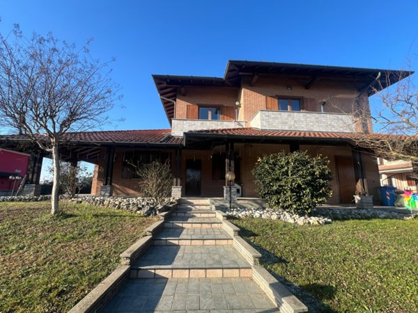 casa indipendente in vendita a Caltignaga