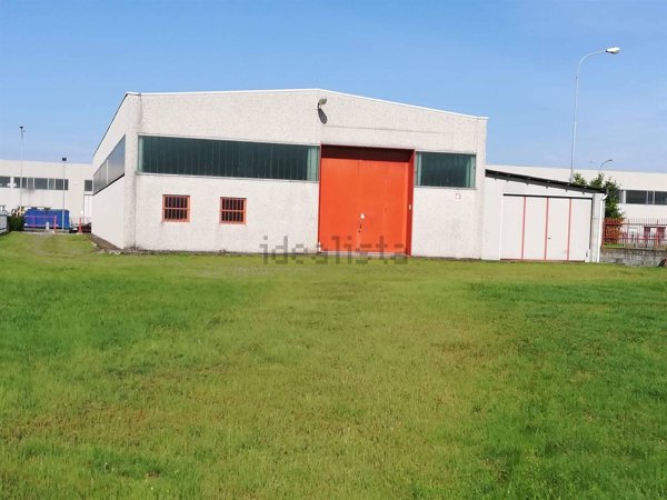 casa semindipendente in vendita a Caltignaga