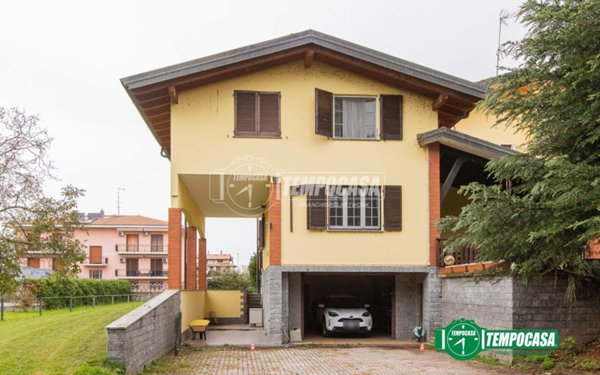 casa indipendente in vendita a Caltignaga in zona Sologno