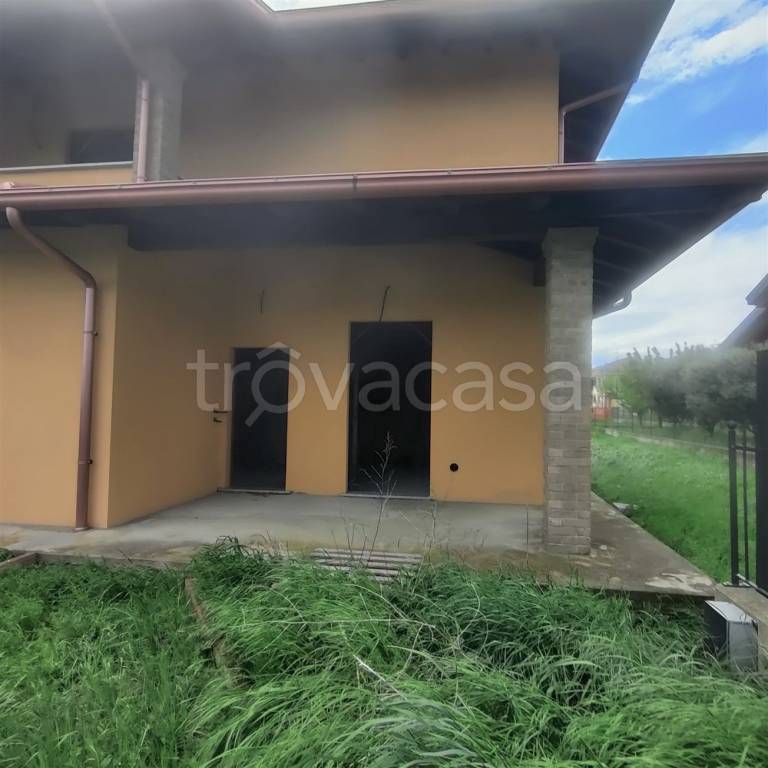 casa indipendente in vendita a Caltignaga in zona Sologno
