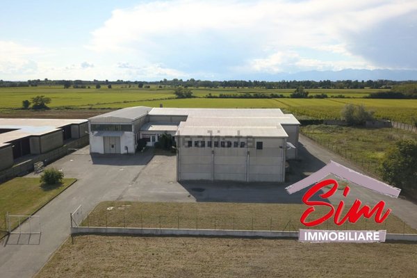 locale commerciale in vendita a Caltignaga