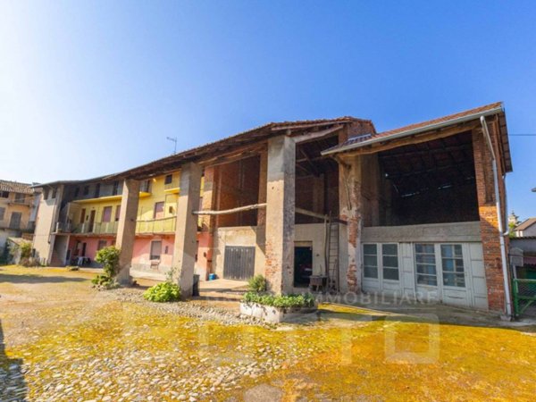 casa indipendente in vendita a Caltignaga in zona Sologno