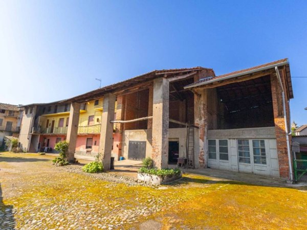 casa indipendente in vendita a Caltignaga in zona Sologno