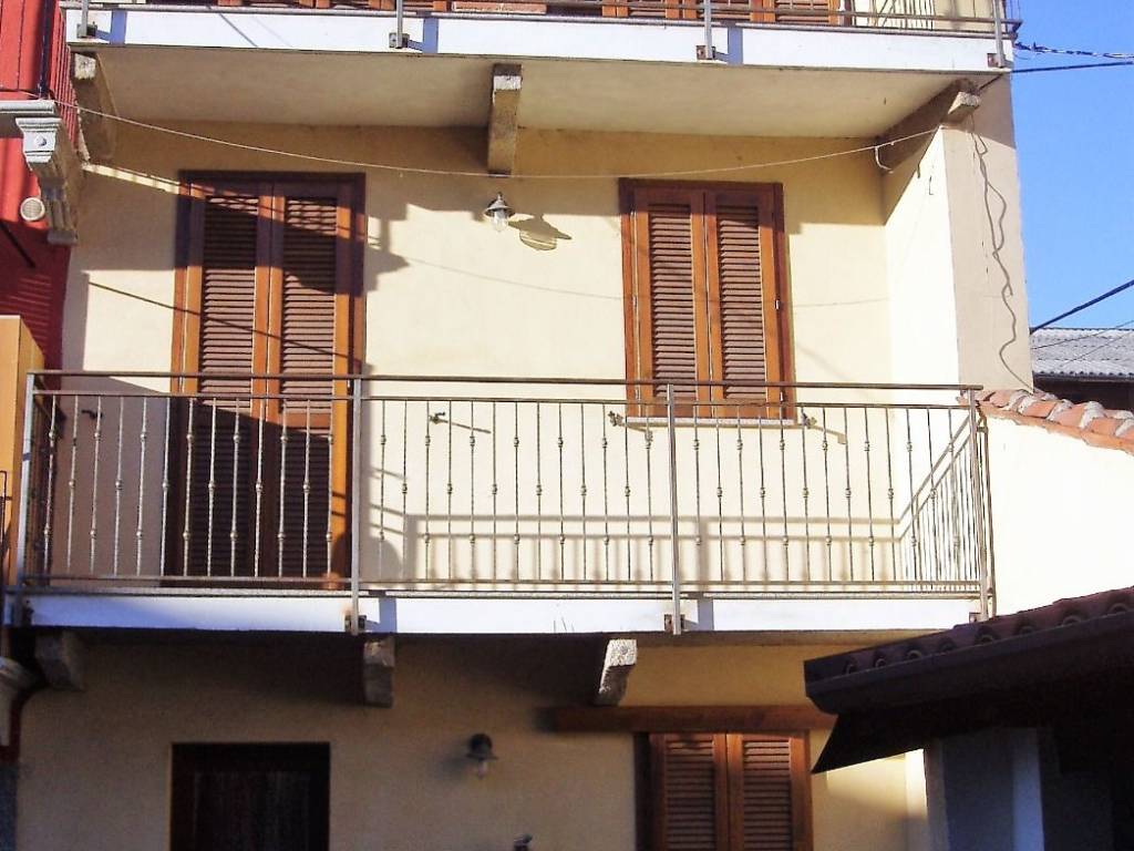 casa indipendente in vendita a Cameri