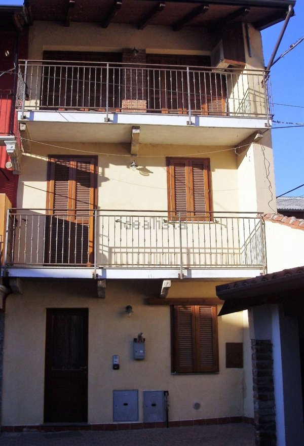 casa indipendente in vendita a Cameri