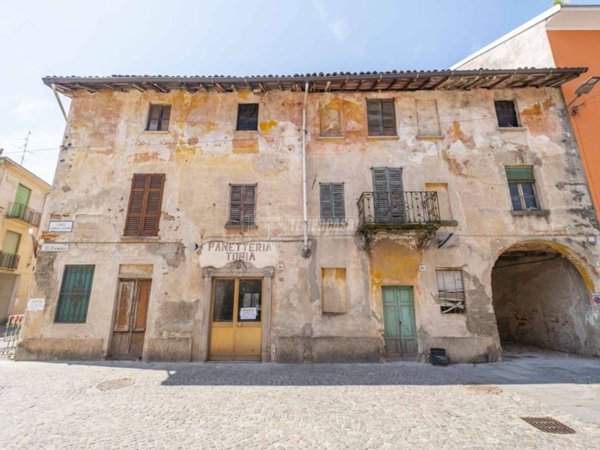 casa indipendente in vendita a Cameri