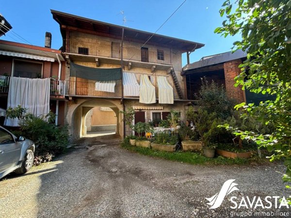 casa indipendente in vendita a Cameri