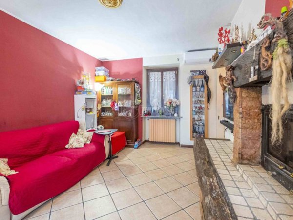 casa indipendente in vendita a Cameri