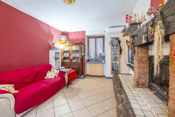 casa indipendente in vendita a Cameri