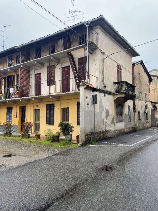 casa indipendente in vendita a Cameri