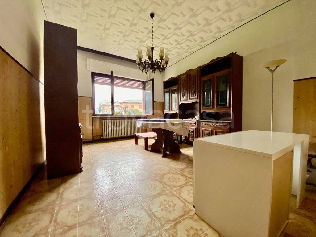 casa indipendente in vendita a Cameri