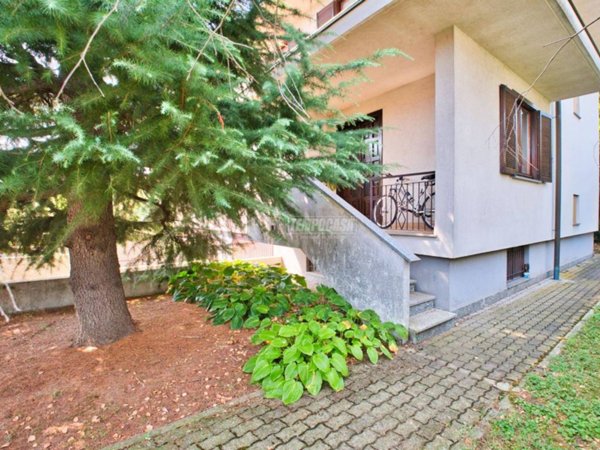 casa indipendente in vendita a Cameri