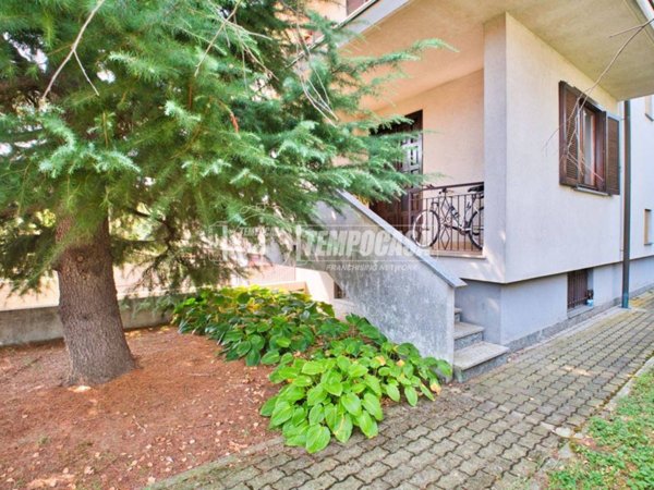 casa indipendente in vendita a Cameri