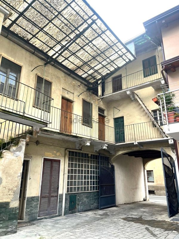 casa indipendente in vendita a Cameri