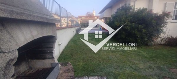 casa indipendente in vendita a Cameri