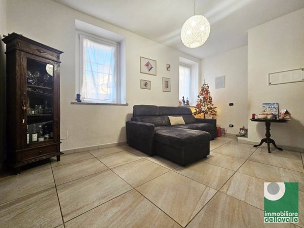 casa indipendente in vendita a Cameri