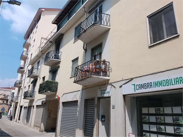 negozio in vendita a Cameri