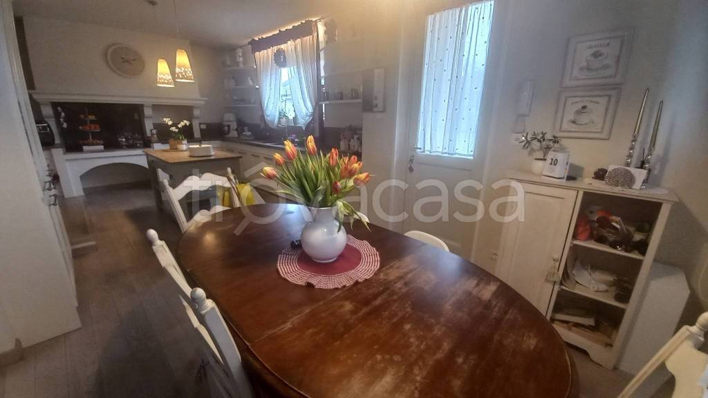 casa indipendente in vendita a Cameri