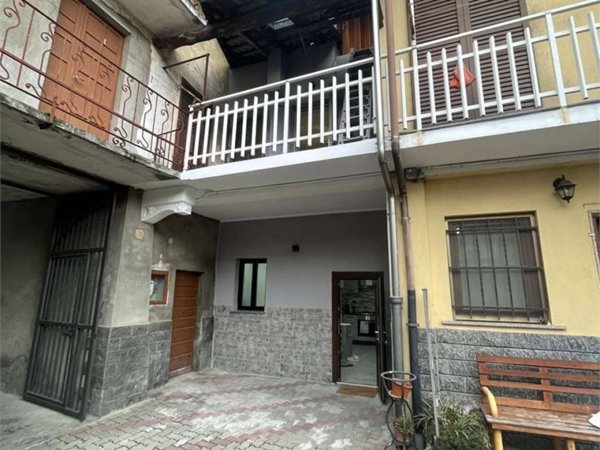 casa indipendente in vendita a Cameri
