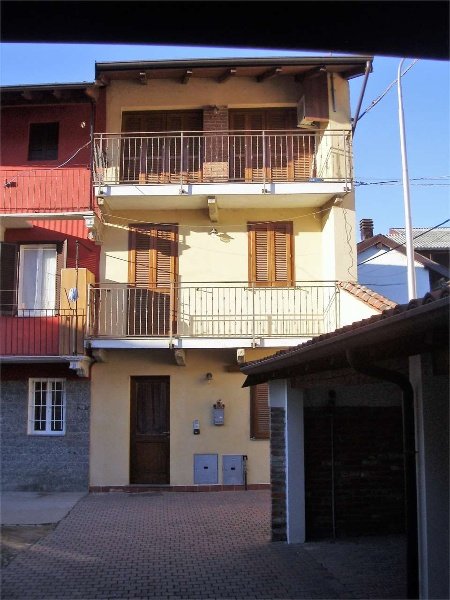 casa indipendente in vendita a Cameri