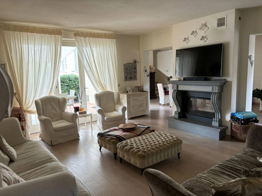 casa indipendente in vendita a Cameri