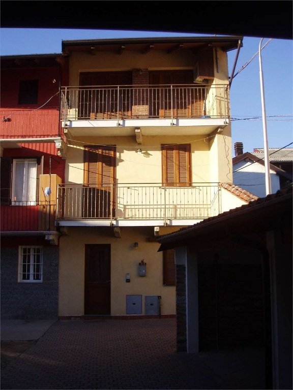 casa semindipendente in vendita a Cameri