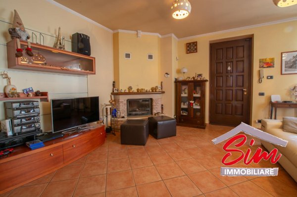 casa indipendente in vendita a Cameri