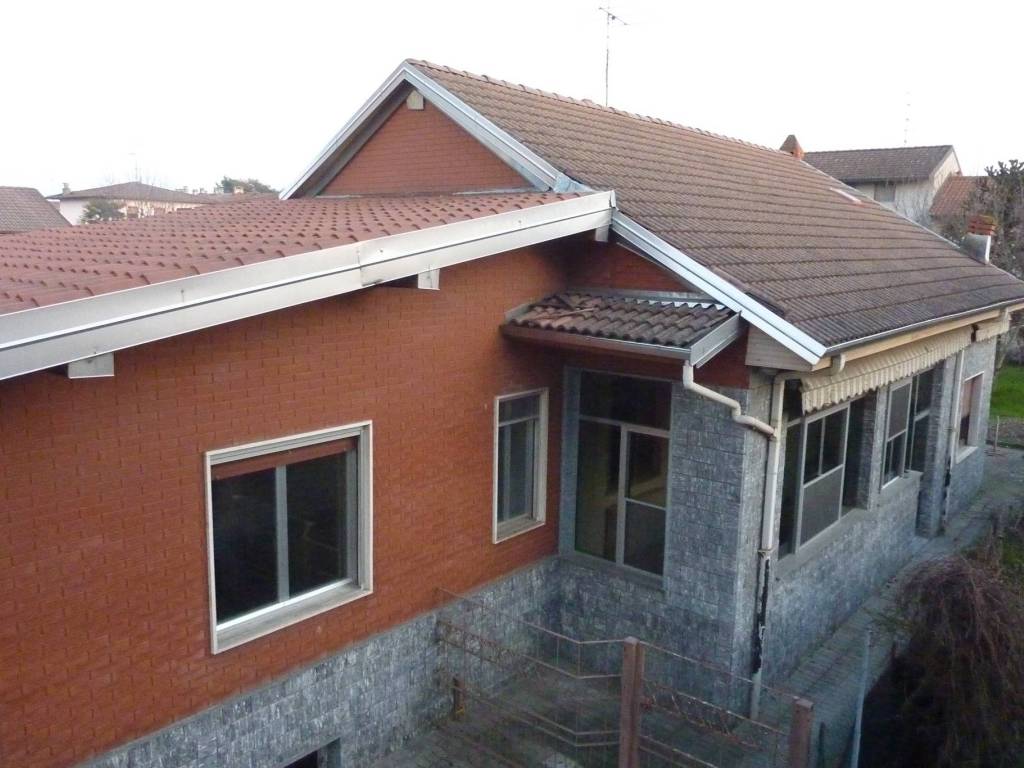 casa indipendente in vendita a Cameri
