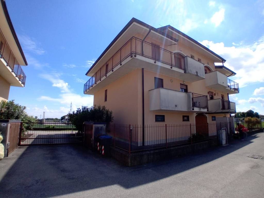 appartamento in vendita a Cameri