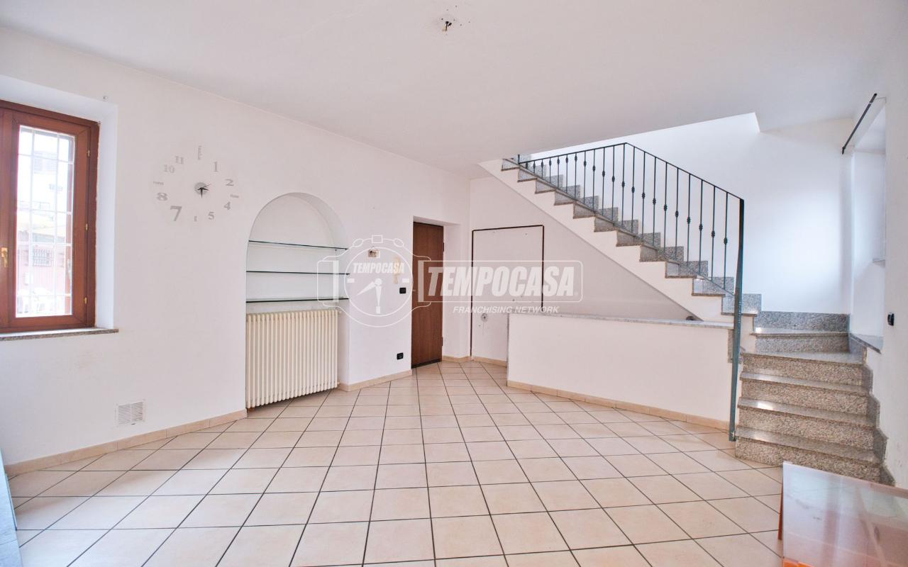 casa indipendente in vendita a Cameri