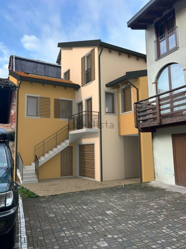 casa indipendente in vendita a Cameri